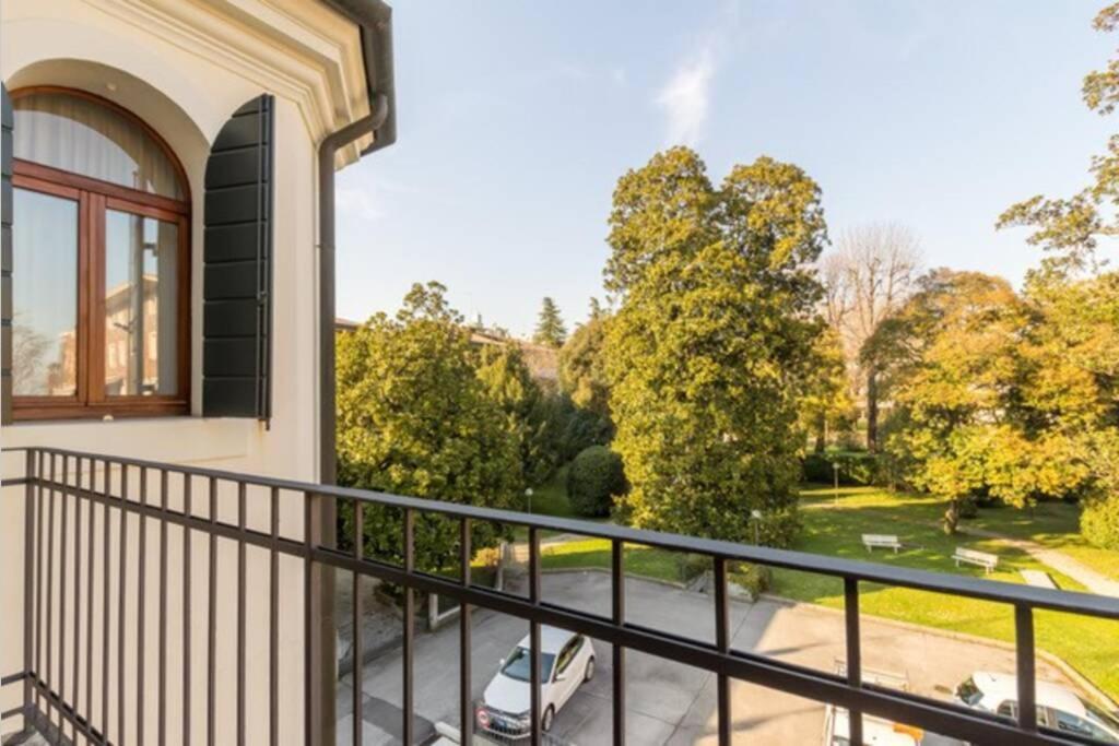 Dadahome Elegante Appartamento Vicino Al Centro Treviso Kültér fotó